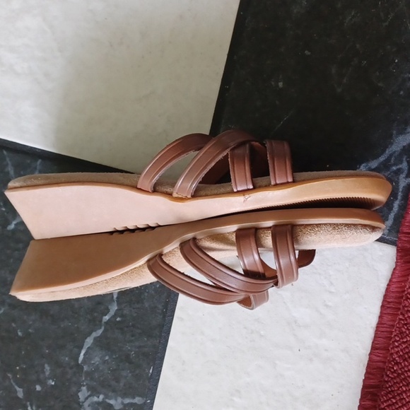 Vintage Snickers Leather Italian Slip-on Strappy Wedge Sandals, NWOT - Picture 2 of 5